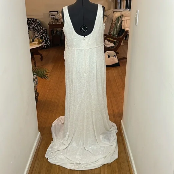 NWT Davids Bridal beaded gown Flawless zipper triple lined Includes garment bag - Picture 2 of 7